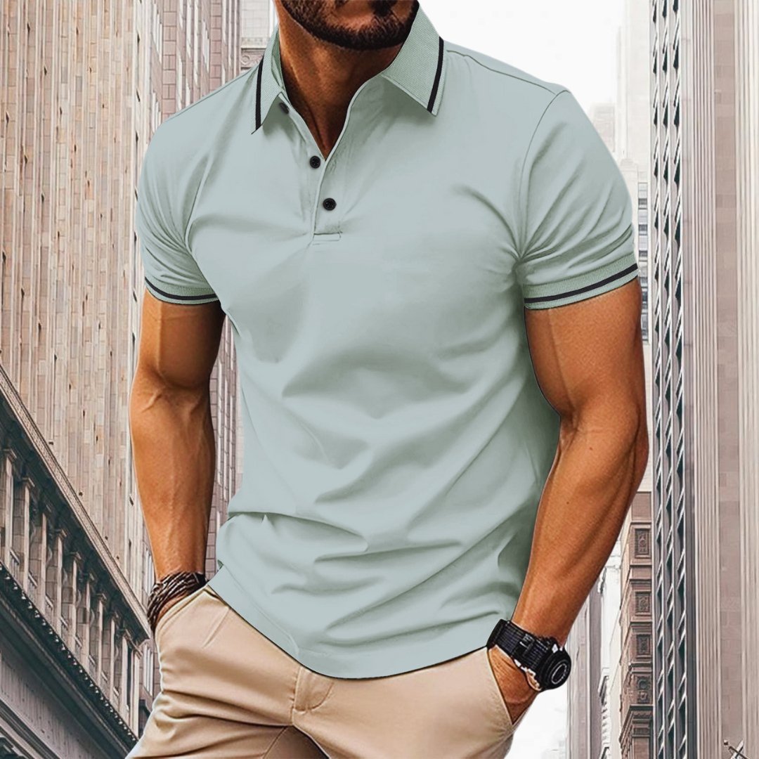 https://cdn.shopify.com/s/files/1/0807/0745/3272/files/john-bomullspolo-for-en-avslappnad-sportoutfit-sundberg-stockholm-908413_1800x1800_85fcbc10-b92f-4ef4-95f4-cd2bf34104f7.jpg?v=1725880641