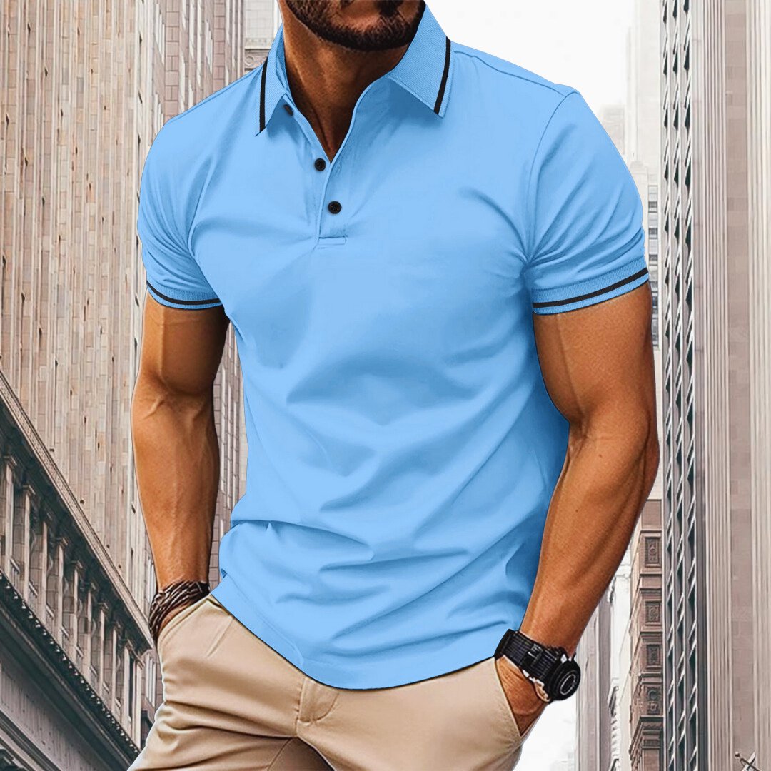 https://cdn.shopify.com/s/files/1/0807/0745/3272/files/john-bomullspolo-for-en-avslappnad-sportoutfit-sundberg-stockholm-673648.jpg?v=1725880642